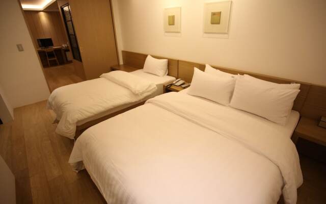Incheon Ali Suite Hotel