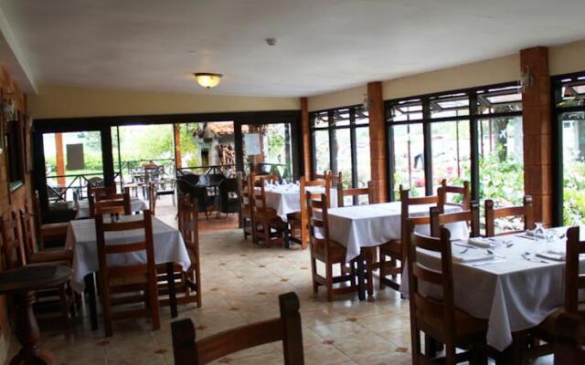 El Oasis Hotel y Restaurante