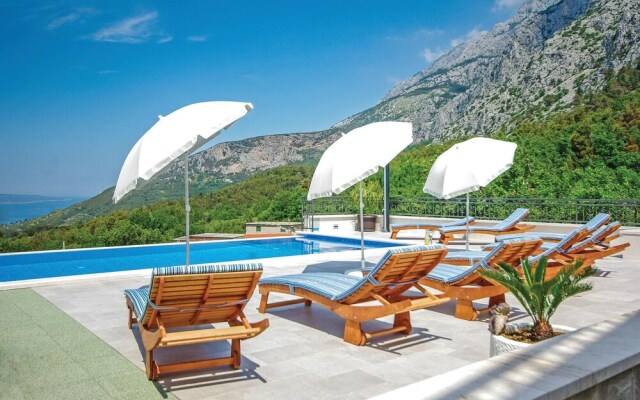 Amazing Home in Tucepi With Wifi and 4 Bedrooms