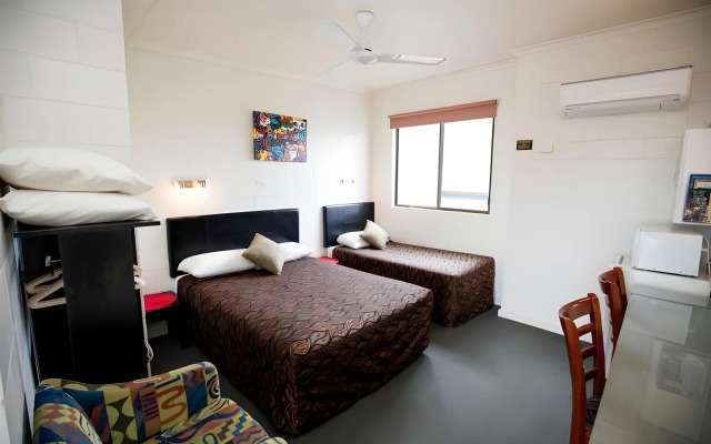 A & A Lodge Motel Emerald