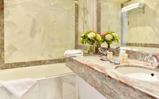 Hôtel Suites Unic Renoir Saint Germain