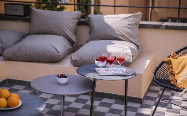 ROMAC - Condotti with terrace