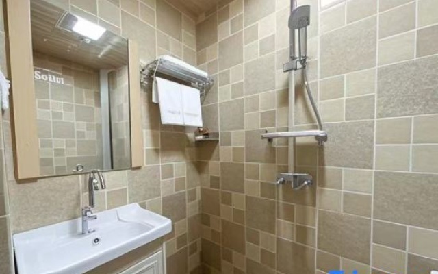 Phnom Penh Homestay (Xiyuan Subway Station Branch) – Bathroom – Kunming