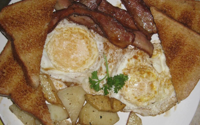 Quiet Bay Inn & Café