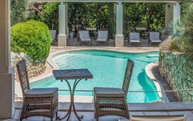 Tia Maria Country Inn
