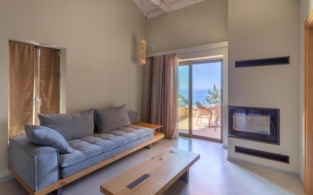 Diapori Suites Hotel