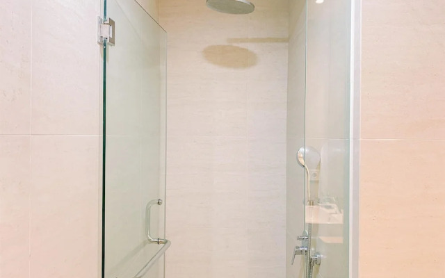 Good Place And Strategic Studio Gold Coast Apartment Pik