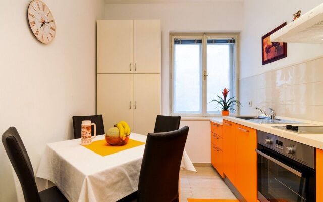 Feel Center Apartments.