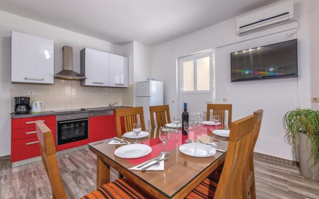 Stunning Home in Podstrana With Wifi and 2 Bedrooms