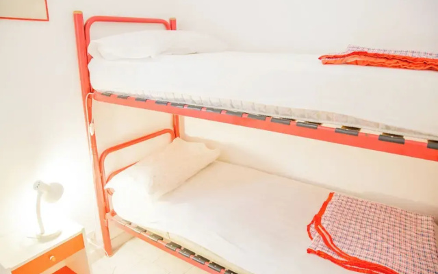 Spacious First-floor Flat Near the Beach