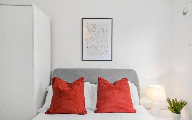 6 Sarah House by Truestays - 2 Bedroom Apartment - FREE Wifi & Parking