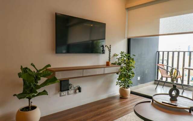 w Fantastic 2BR With Balcony in Miraflores