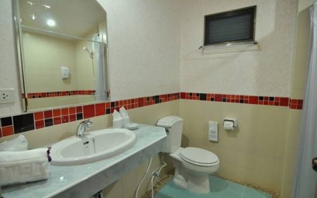 Chalong Villa Resort & Spa