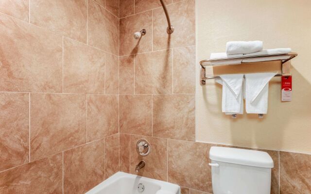 Econo Lodge Madison East