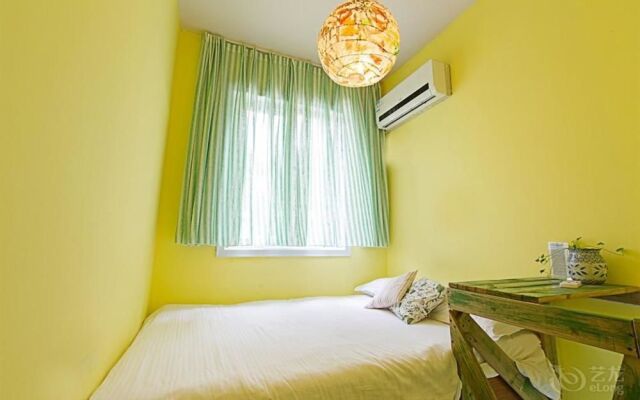 Lingyin Ferry Youth Hostel