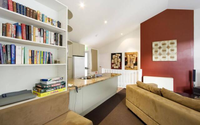 Lhotsky Apartments