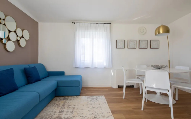 Vis a Vis Apartments