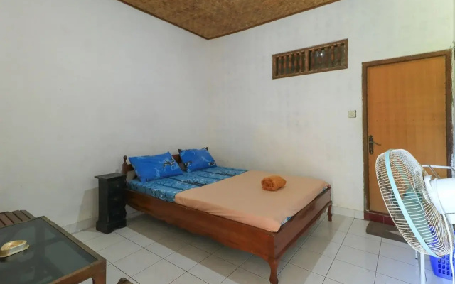 Hotel Tara Bar & Resto Air Sanih by ZUZU