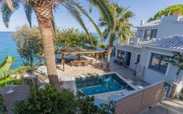 Paradisso Luxury Beach Villas