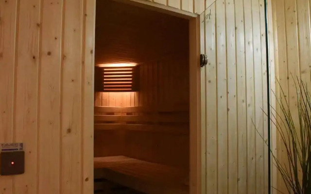 Spacious 8-bedroom Chalet