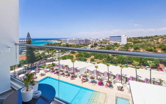 Napa Mermaid Hotel & Suites