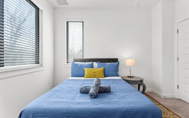 Stunning 3BR Desirable Austin Location