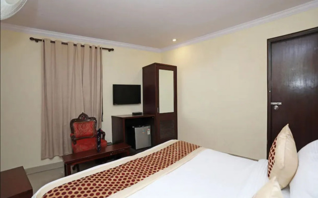 Vivek Hotel