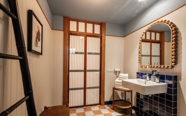 Blu Dock Restel Bangkok