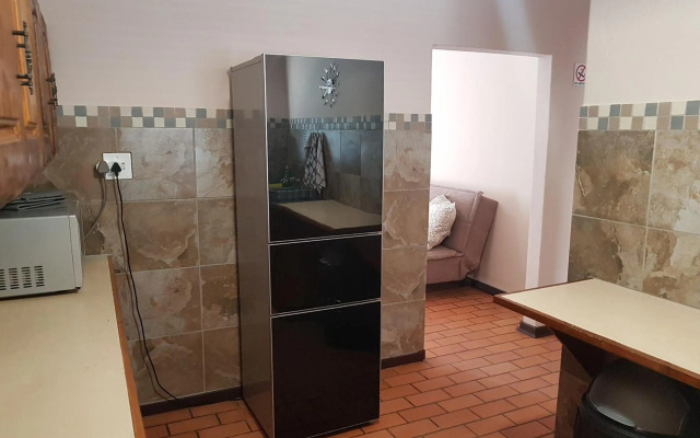 Roos Getaway Apartments #8