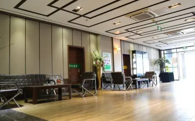 Motel 168 (Fuyang Funan Dicheng North Road)