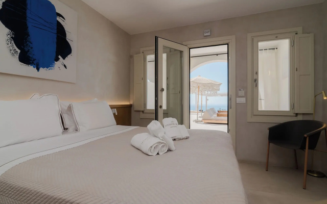 Apeiron Blue Santorini - Sustainable Adults Only 14+