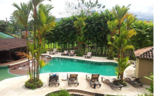 Arenal Backpackers Resort