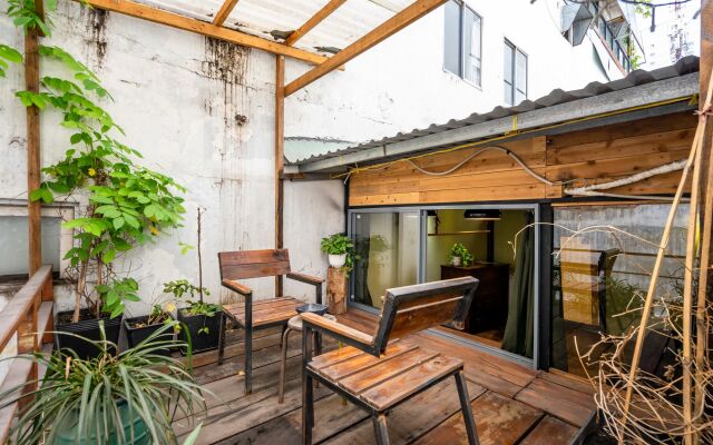 HoLo Opera Saigon - Serviced Homestay