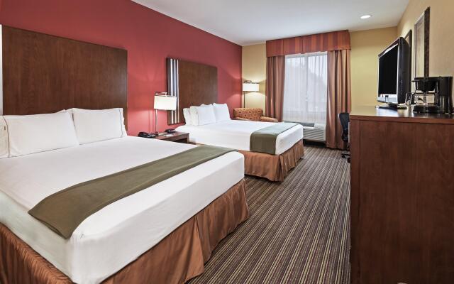 Holiday Inn Express & Suites Cleveland