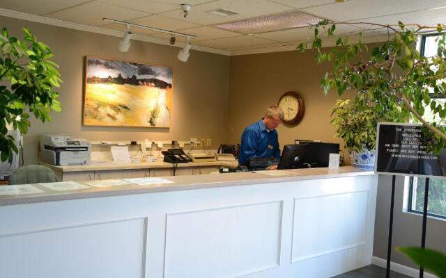 The Great Falls Inn by Riversage