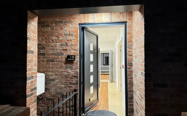 Cosy Flat With Garden London