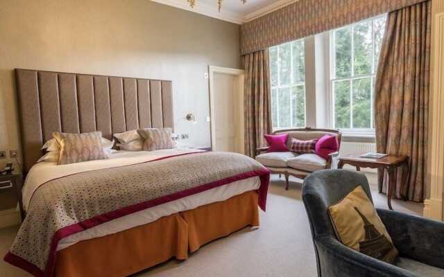 Storrs Hall Hotel