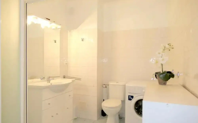 Spacious Studio Apartment Close to The Martinez - 2313