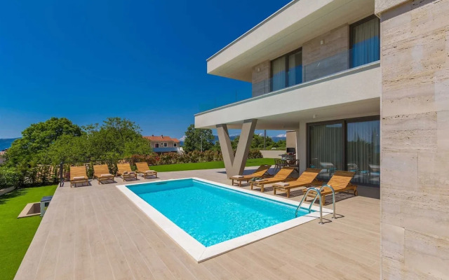 Villa Vista With Private Pool and Sauna