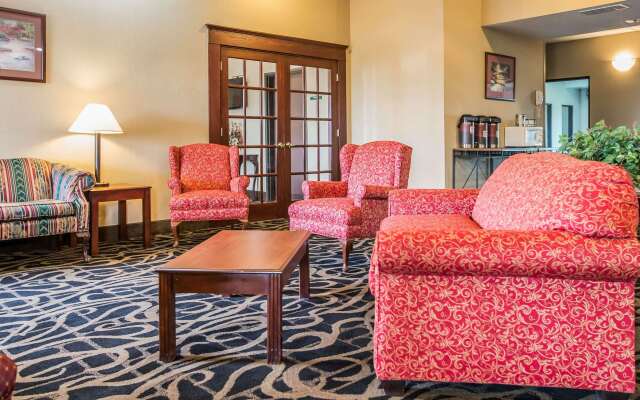 Quality Inn & Suites Mendota near I-39