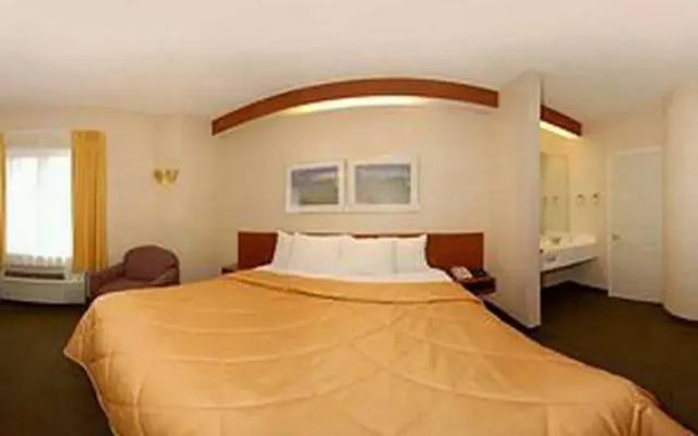 Sleep Inn & Suites Tulsa Central I-44