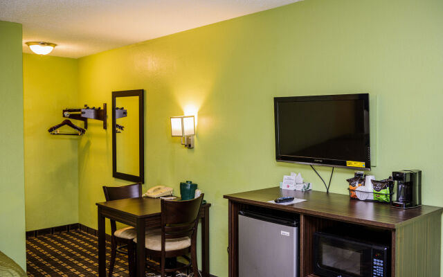 University Manor Inn