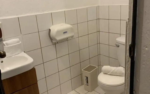 Hotel T KON T