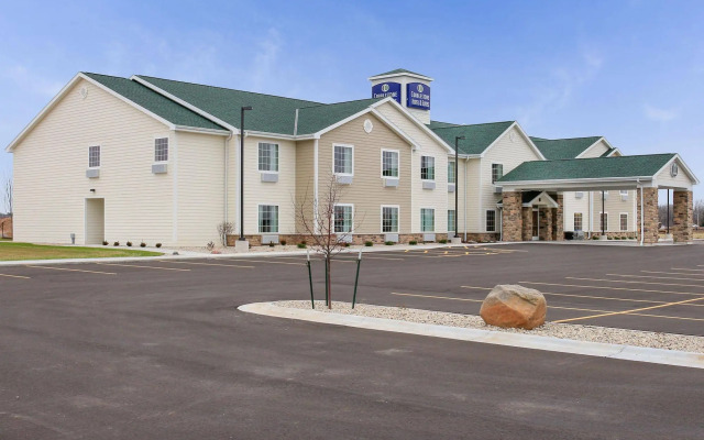 Cobblestone Hotel & Suites – Pulaski/Green Bay