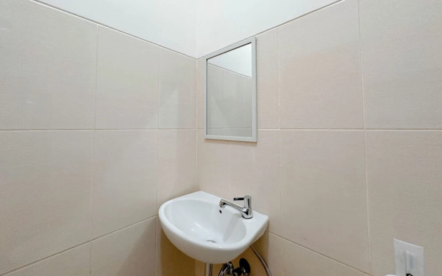 Pleasant And Good Location Studio At Bale Hinggil Apartment