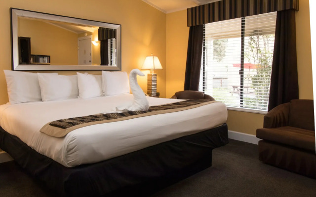 Monterey Peninsula Inn