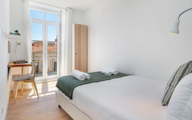 Modern Lisbon Apartments by SoulPlaces