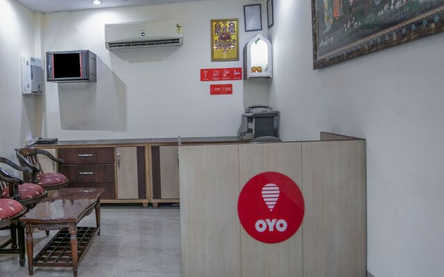 OYO Flagship 15411 pachim vihar metro station