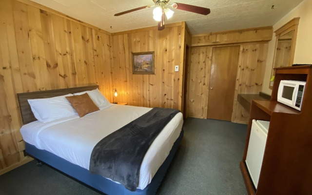 Columbia Point Resort