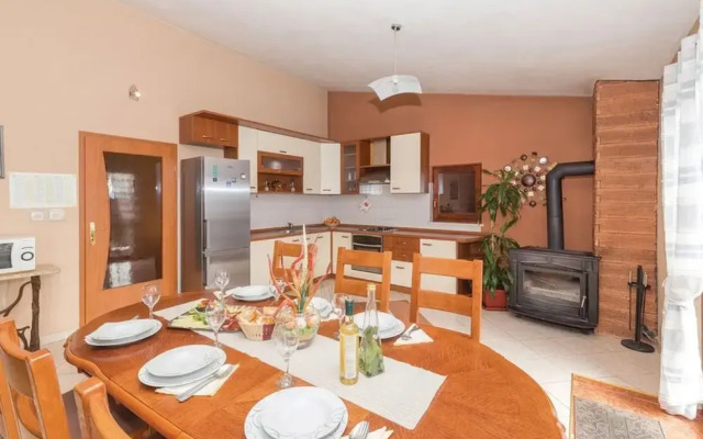 Mediterranean Stylish Villa With Pool in Kastel Stari